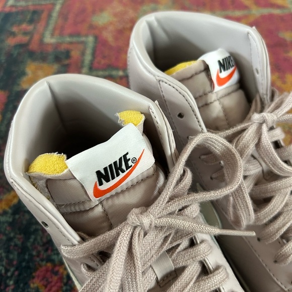Nike | Women's ‘Mauve’ Lavender Blazer ‘77 Mid High-Top Lace Up Sneakers, size 9 - Picture 5 of 13